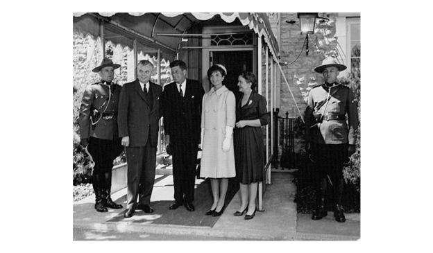 At 24 Sussex - Prime Minister Diefenbaker, President Kennedy, Mrs. Kennedy and Mrs. Diefenbaker | Library and Archives Canada 